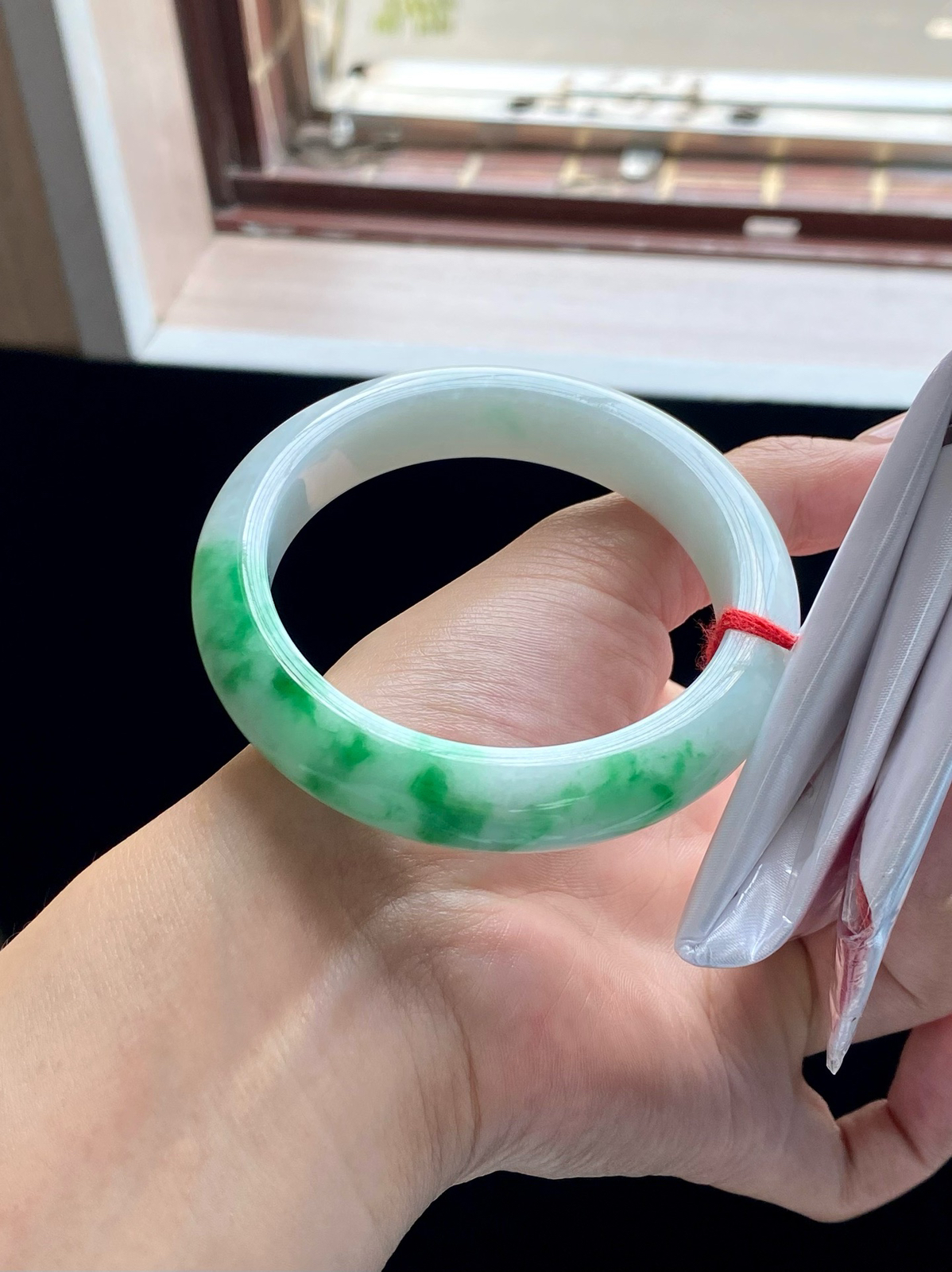 阳绿白底青正圈手镯
⭕️57.8-13-9.3