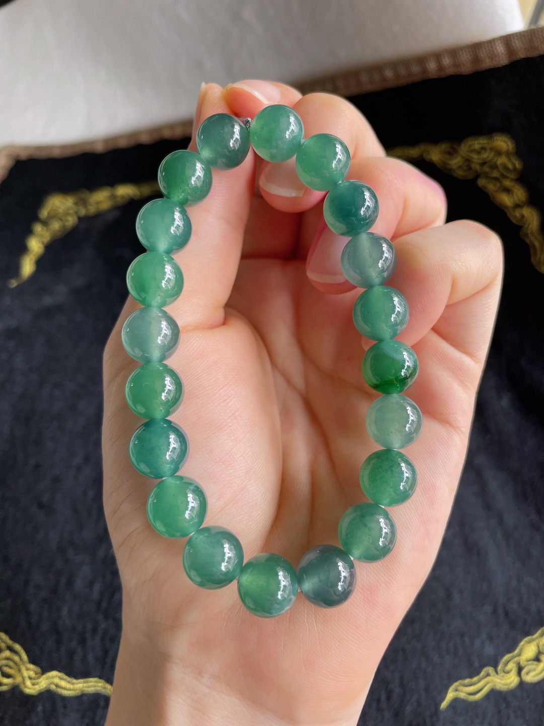 天然翡翠A货，冰蓝水多宝手串，尺寸：10mm。【编2997】