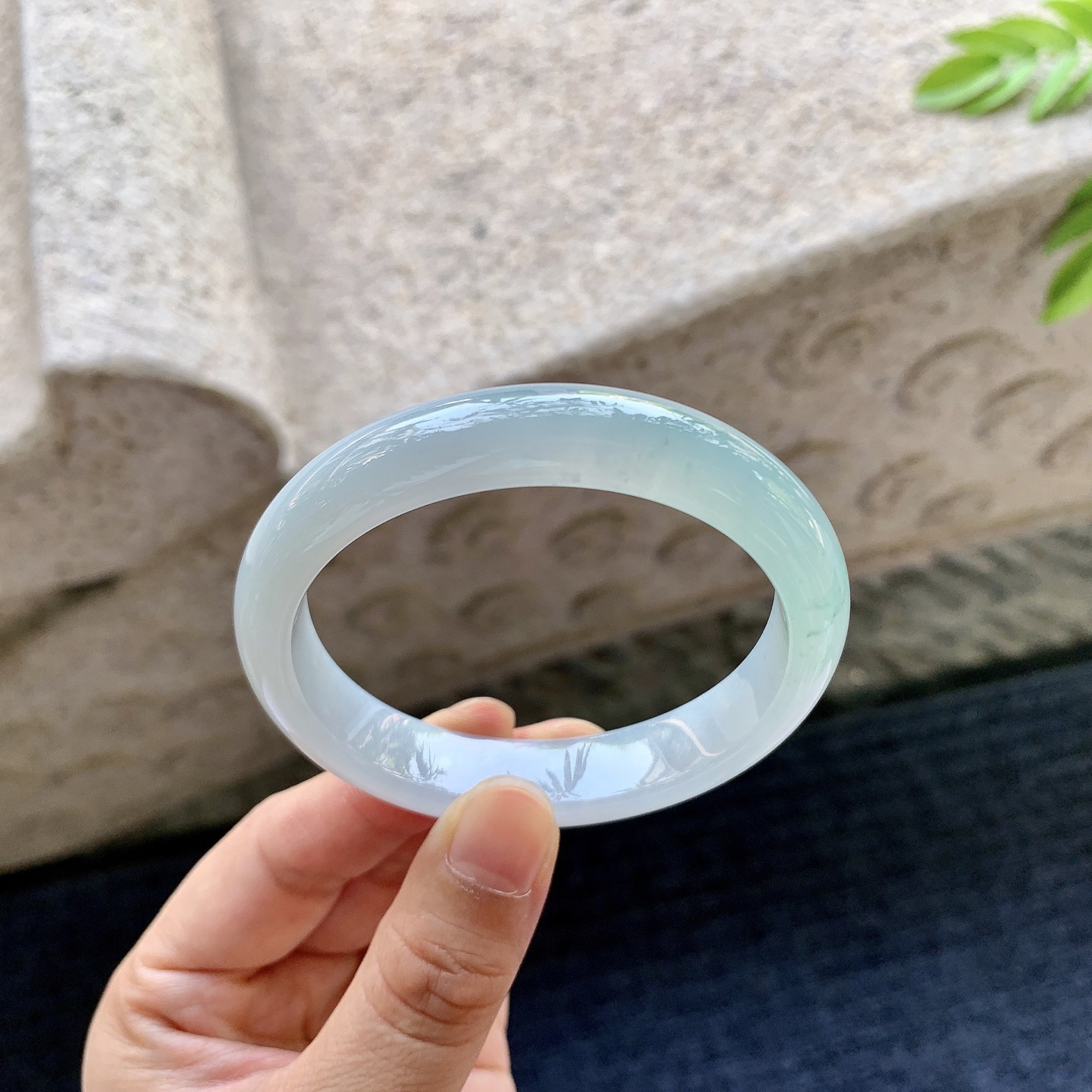 糯冰晴蓝，水润，种老，细腻，有棉纹