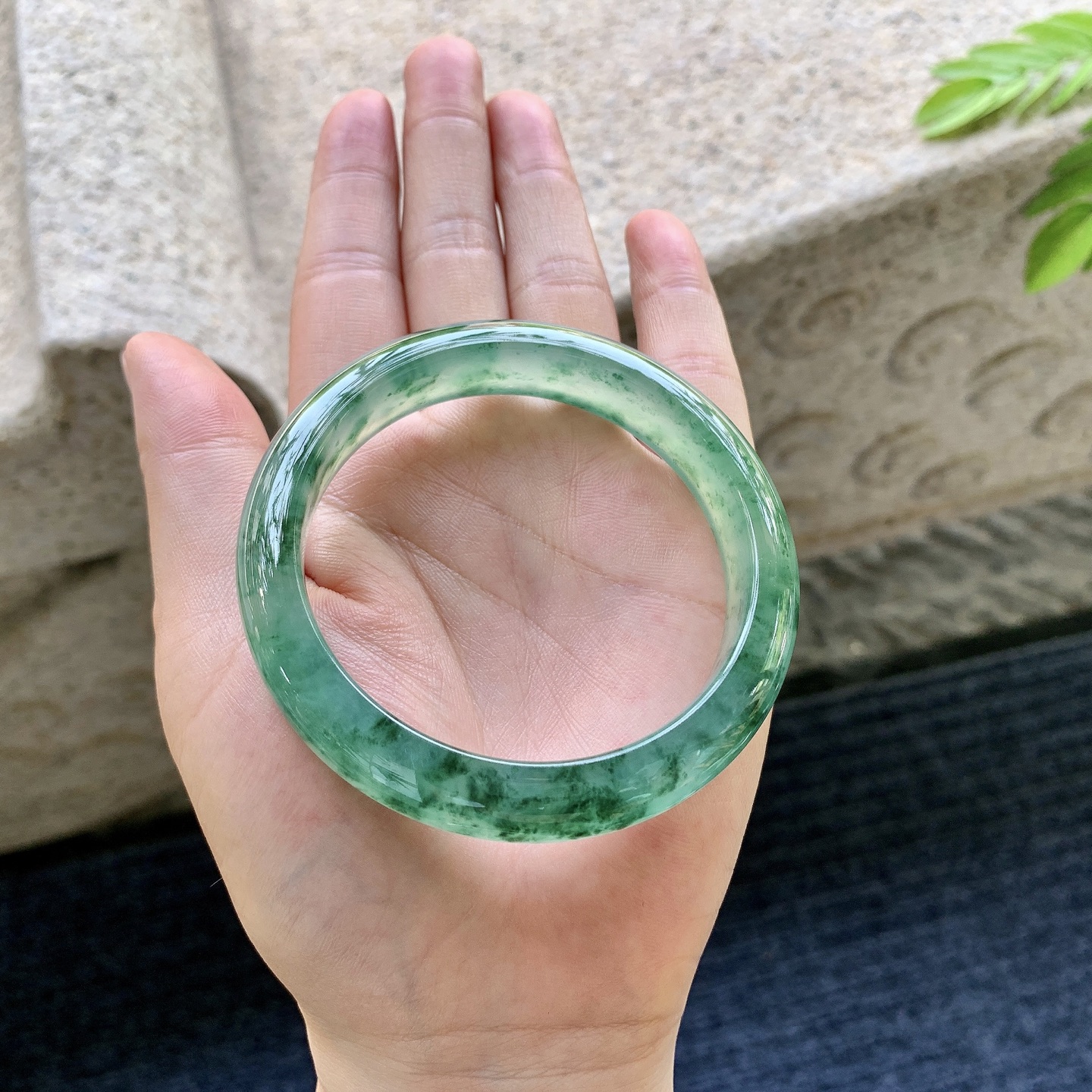 正圈55 56，圈口56/12.4/8.2，编码A1081338，冰飘绿花，清透，水润，种老，细腻，