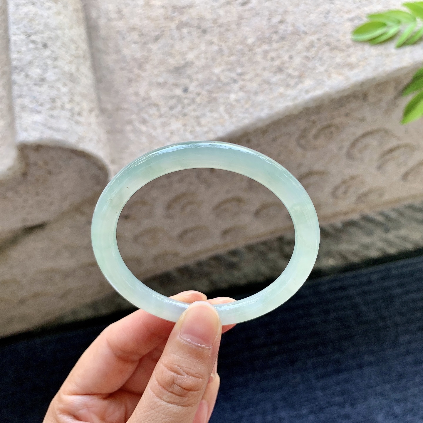 圆条53 54，圈口54/6.3/7，编码AD081314，糯冰晴底，水润，种老，细腻，无裂。