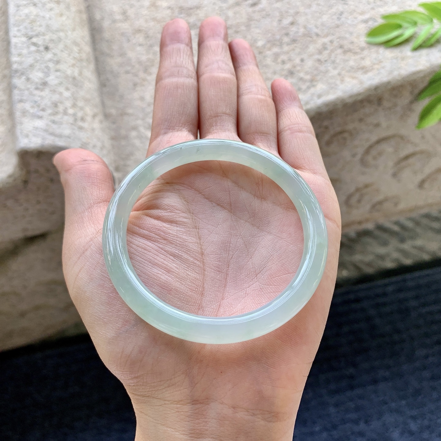 圆条53 54，圈口54/6.3/7，编码AD081314，糯冰晴底，水润，种老，细腻，无裂。