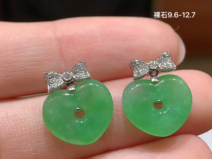 18K 豆绿爱心耳钉 无裂, 尺寸，9.6-12.7