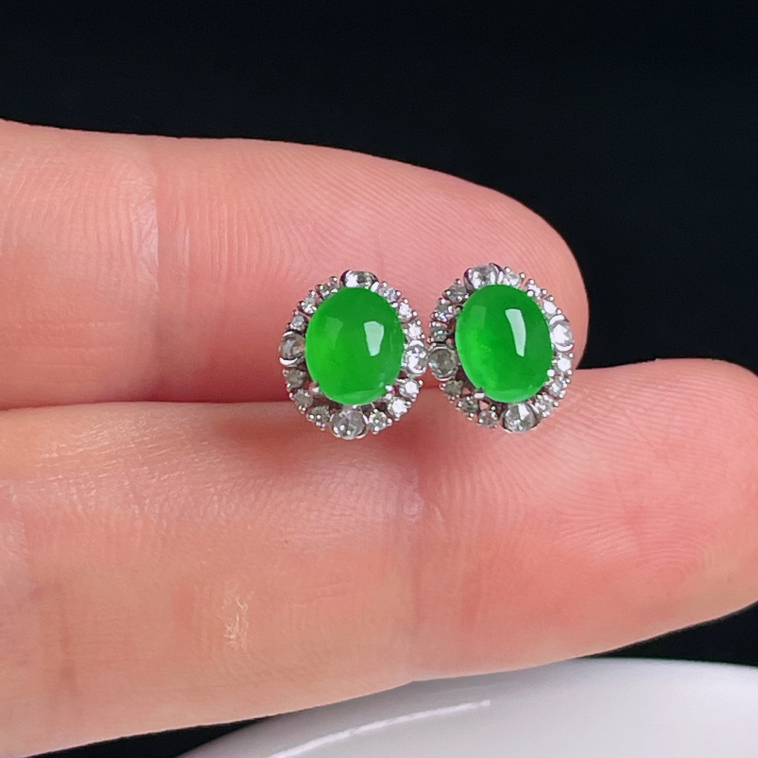 ️冰绿耳钉，老种起光，细底通透，尺寸：裸石6.5/5/3mm0812