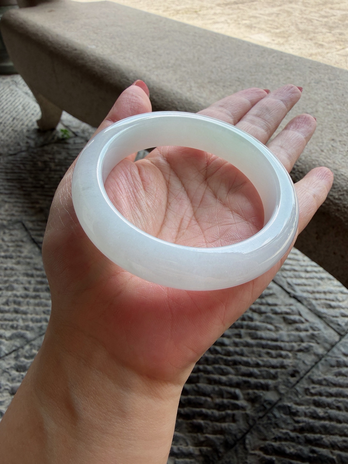 正圈58 59，圈口58.5-13.8-9.5，编码0811i31，细糯白条，玉质细腻，水润，种老，无裂