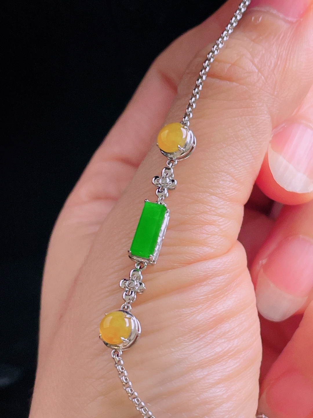 冰绿手链，老种起光，细底通透，尺寸：9/3.8/3mm0813