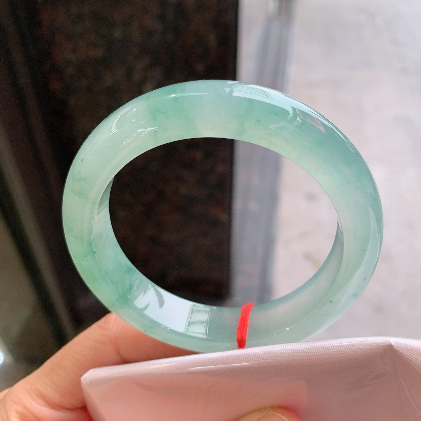 正圈冰种飘花，无裂，尺寸：55.5/13/9.2，细腻
