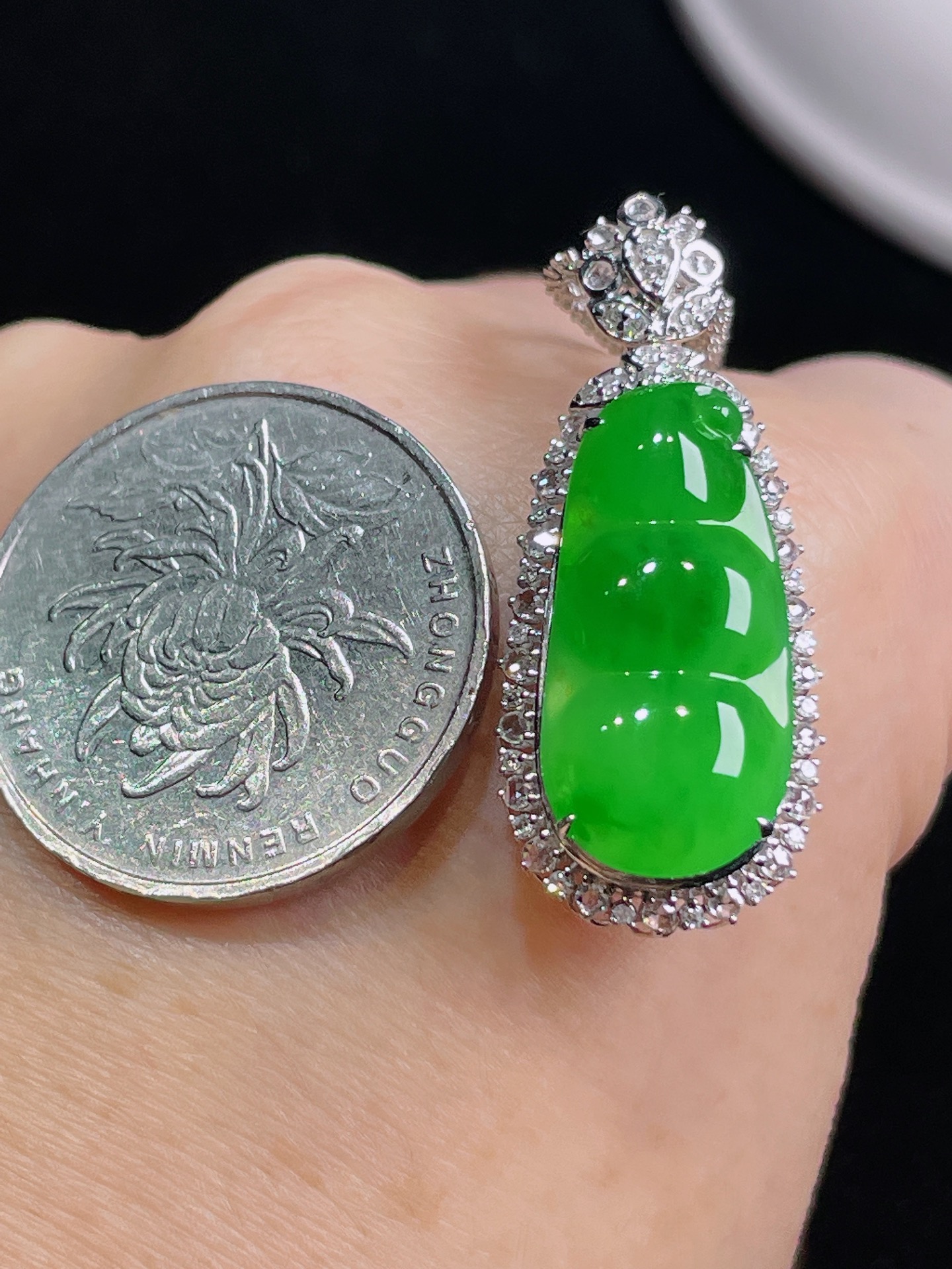 ️ 绿福豆 色绿无比 精美绝伦 整体：35/14.3/9.1 裸石：22.5/10.9