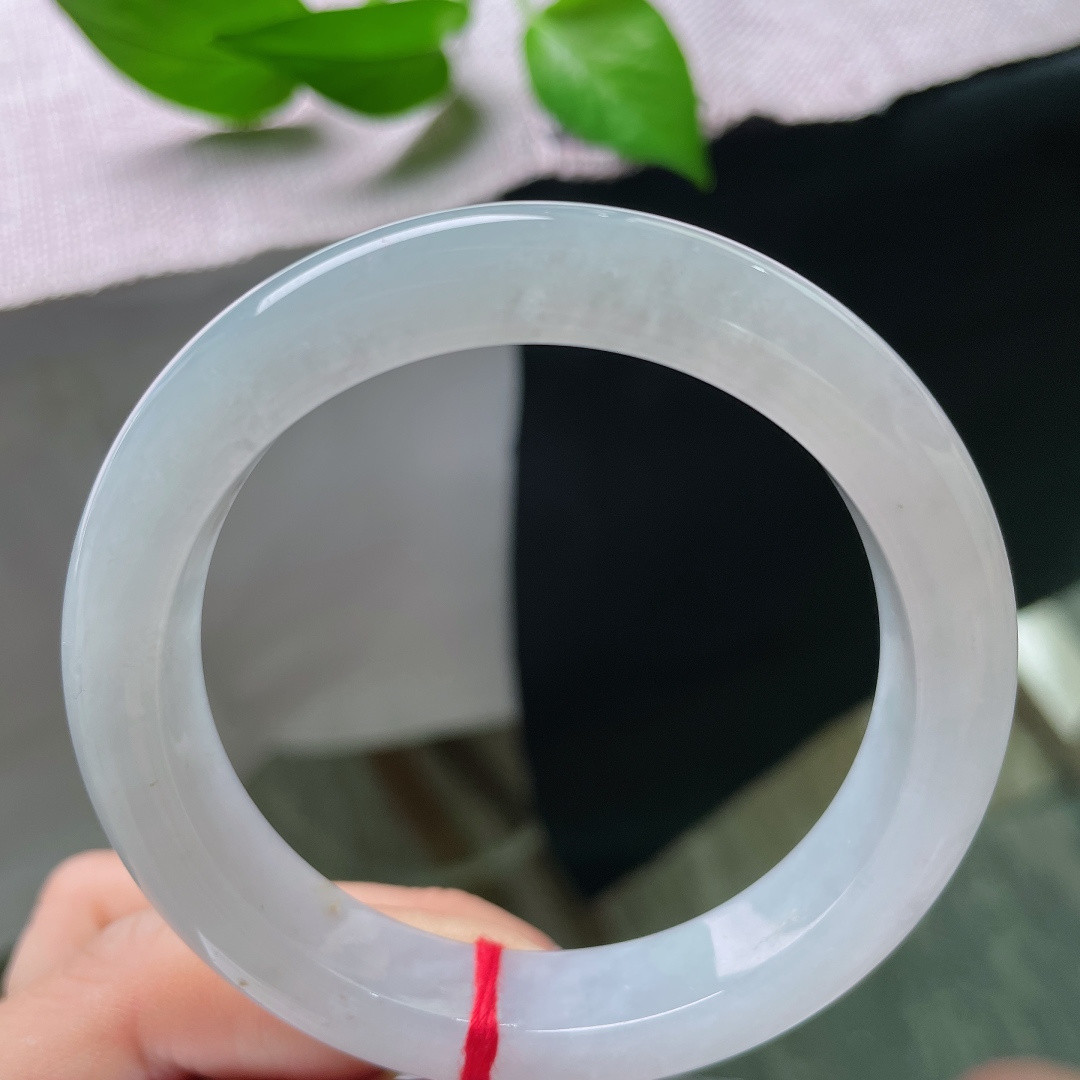 55.5/12/8.3淡绿正圈，冰润细腻，清馨怡人，婉间温柔，贵气，洒金，无裂