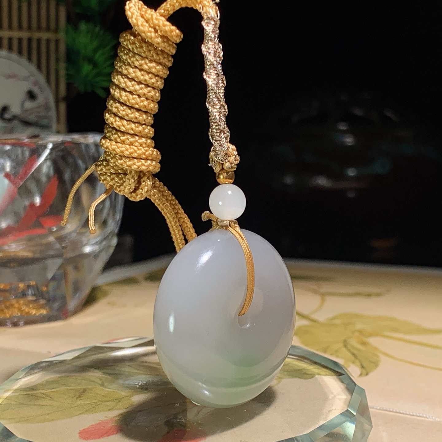 和田玉青海翠翠青平安扣挂件！尺寸29/11重20克，玉质细腻油润 脂粉好，品质好！lt260529