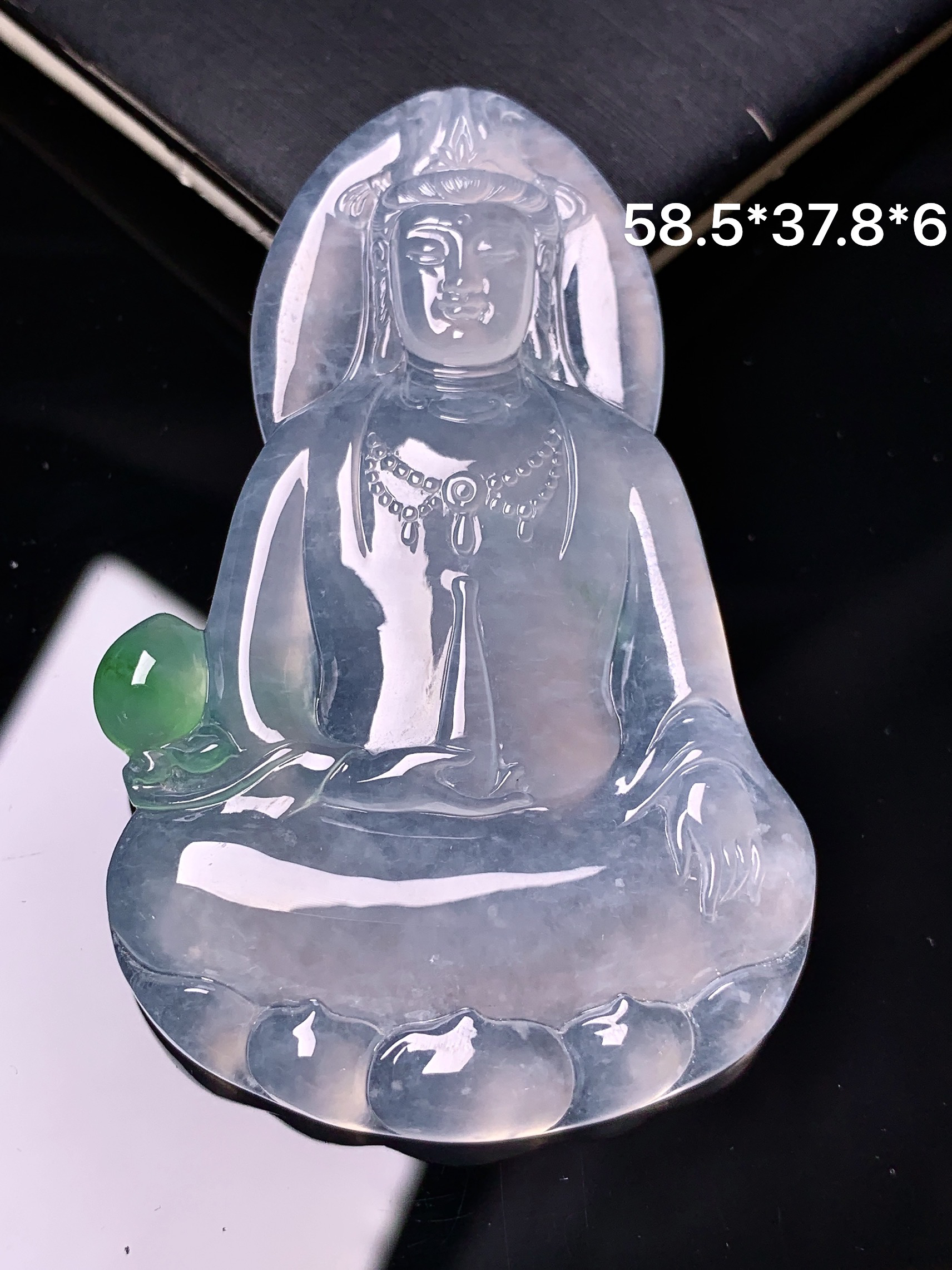 冰种观音菩萨吊坠 玉质细腻 色泽艳丽清新 水润亮眼 整体尺寸58.5*37.8*6 a7