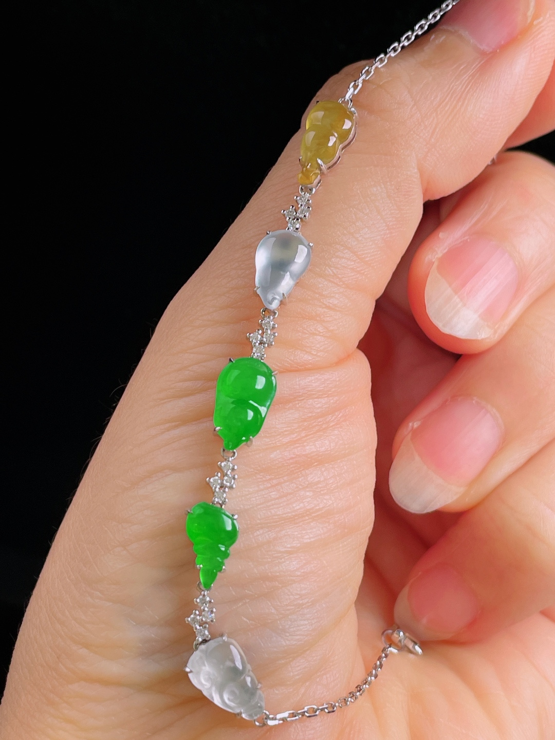 ️冰绿手链，老种起光，细底通透，尺寸：裸石10.6/6.7/3mm0813