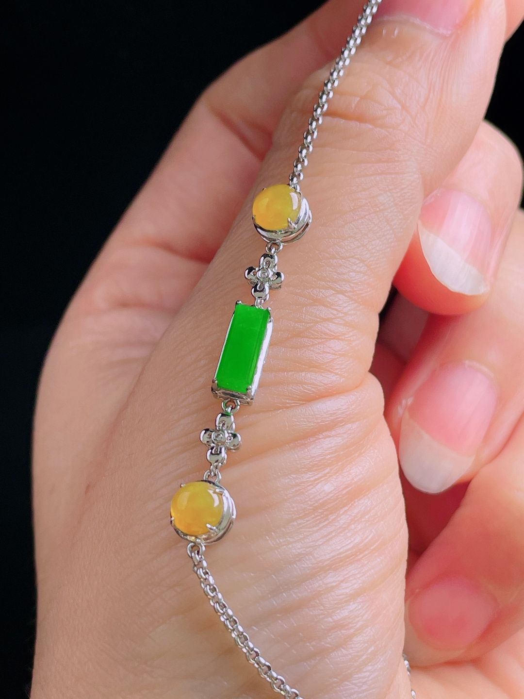 冰绿手链，老种起光，细底通透，尺寸：9/3.8/3mm0813