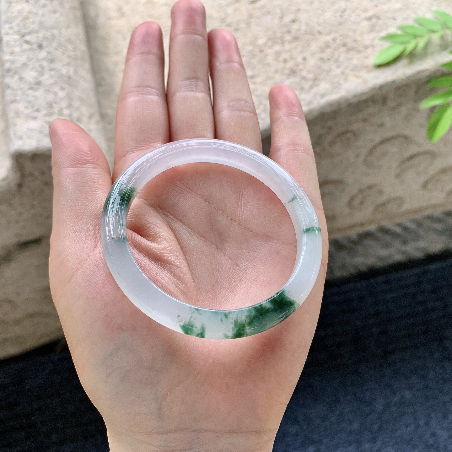 正圈51 52，圈口52.2/6.9/6.6，编码D6081452，冰糯飘花，水润，种老，细腻，有纹