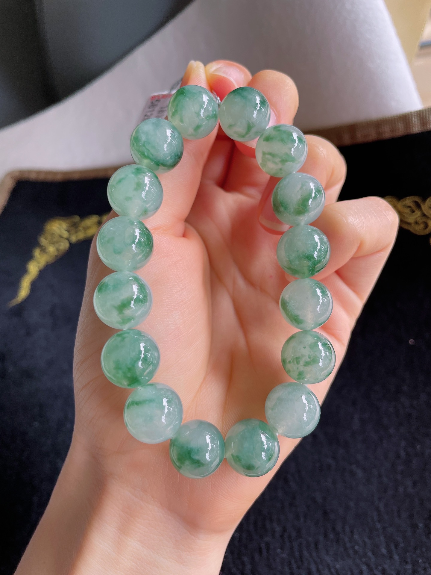 实，缅甸天然翡翠A货，老坑冰飘花手串，尺寸：12.8mm。-1819