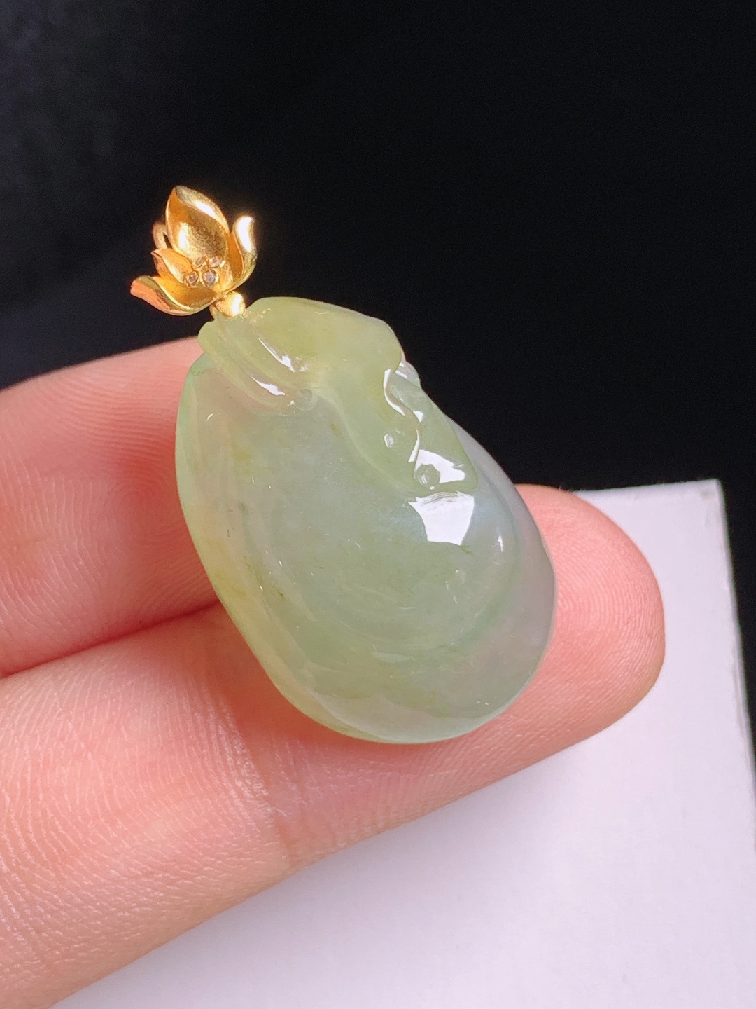 黄翡福瓜吊坠，玉质温润，线条流畅，福气满满，裸石22.8-15.3-7.929.5，530811