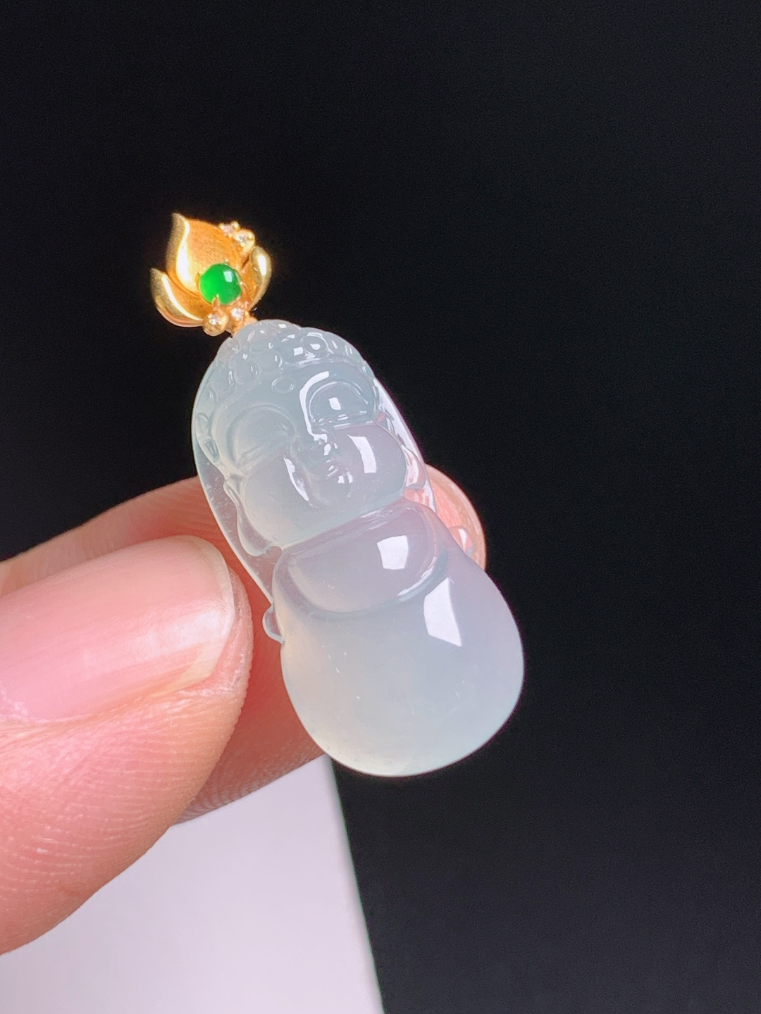 冰种宝宝佛吊坠，水润清透，神态祥和，灵气十足，平安顺遂