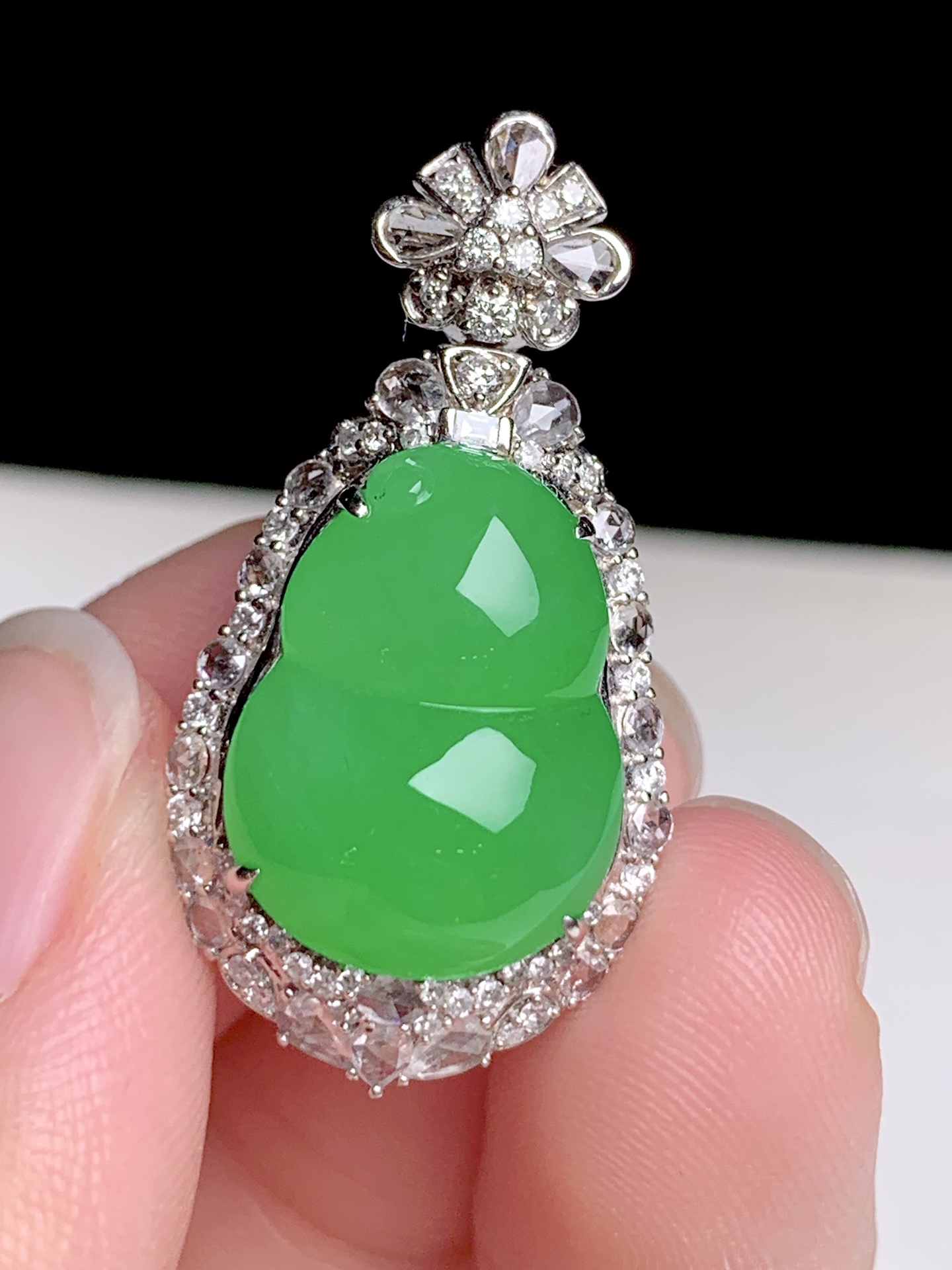 ️冰阳绿葫芦，18k金钻镶嵌，32-16.5-11.8