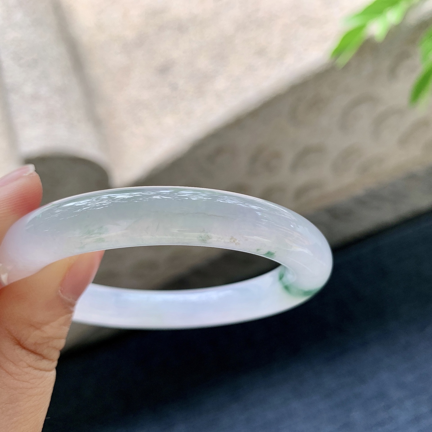 圆条52 53，圈口53.8/9.5/9.7，编码FL041271，冰紫飘绿，清透，水润，种老，细腻，表皮纹线，有纹