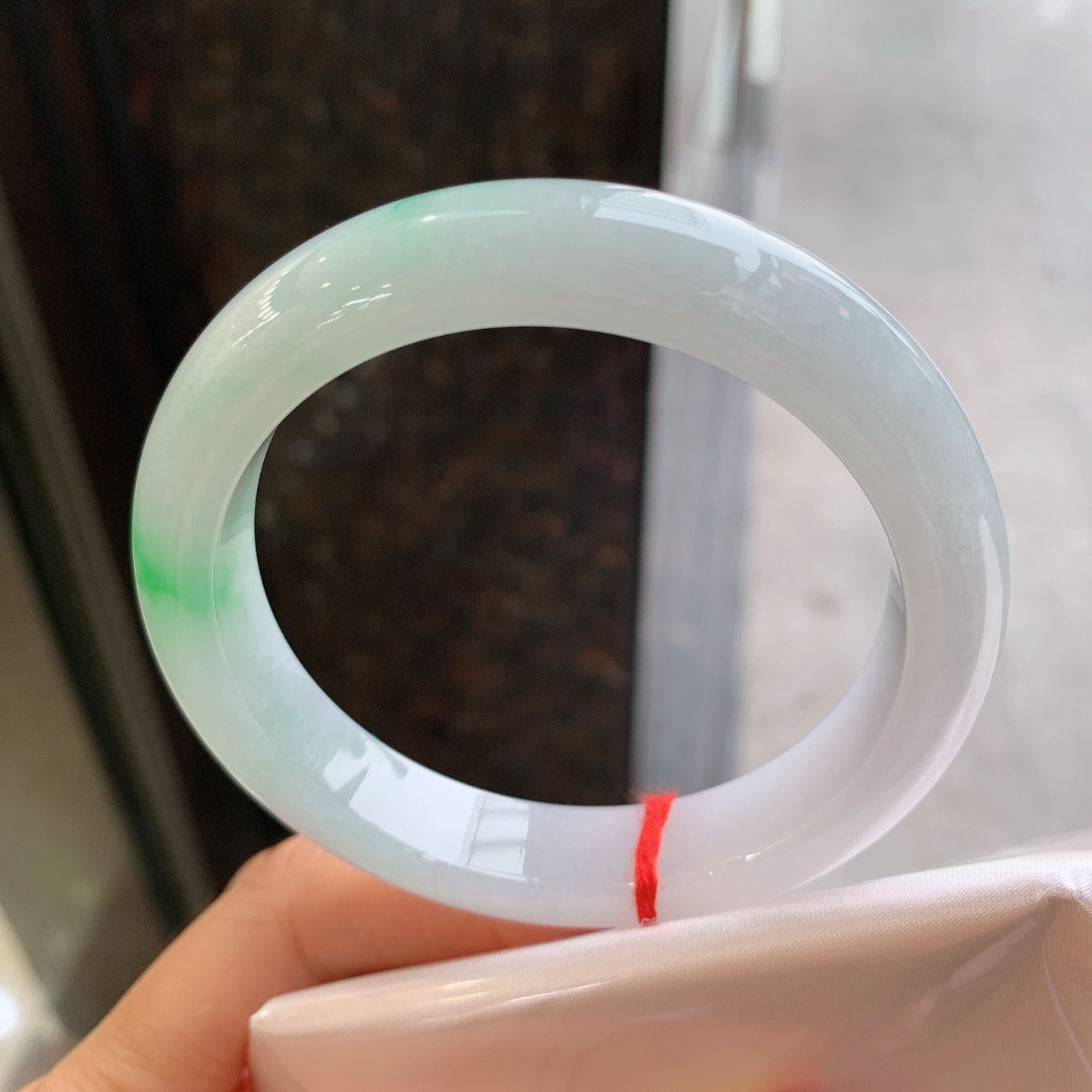 正圈飘绿 无裂 尺寸：57.5/12/9 细腻