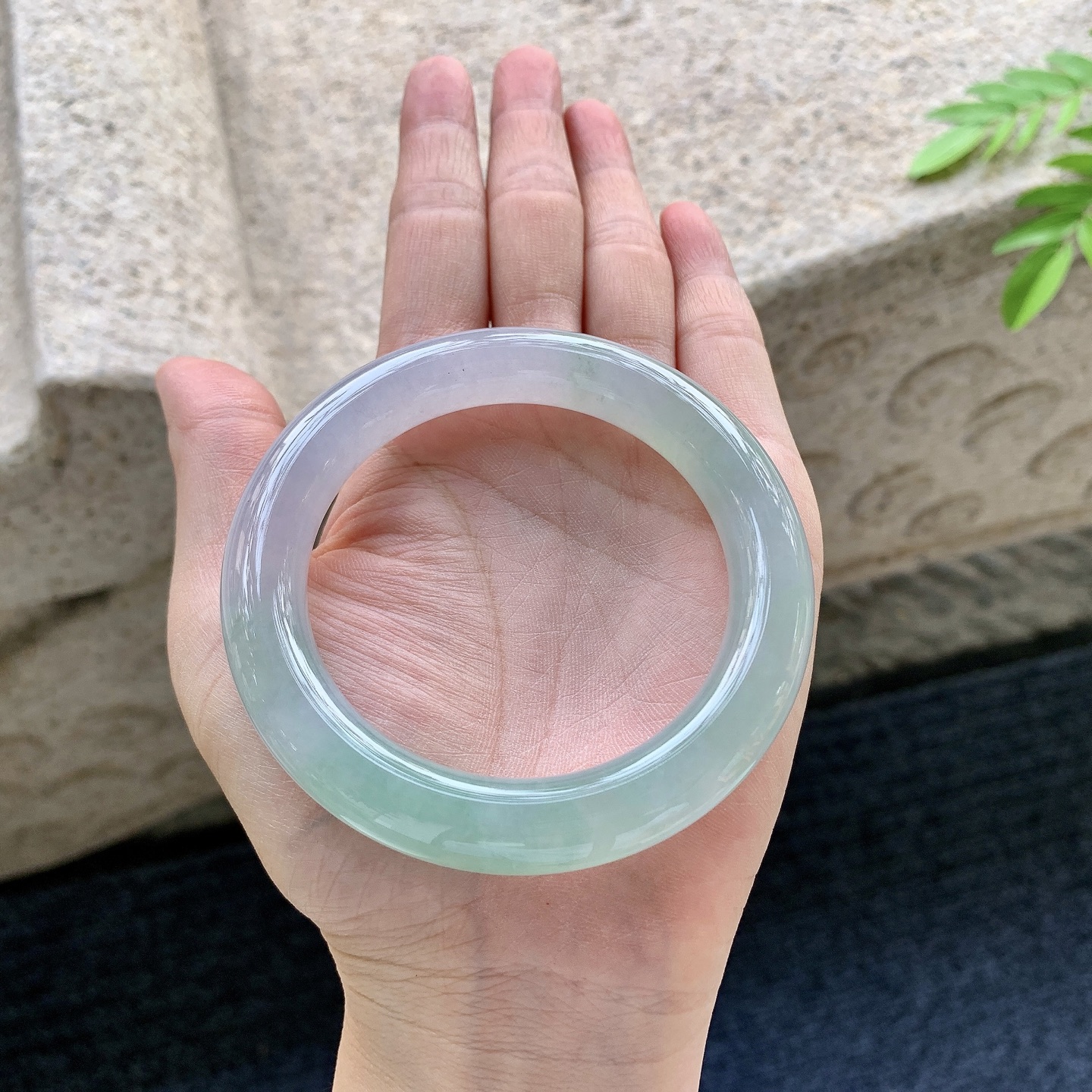 正圈53 54，圈口54.8/11/10.7，编码YF081423，冰糯春彩，水润，种老，细腻，无裂