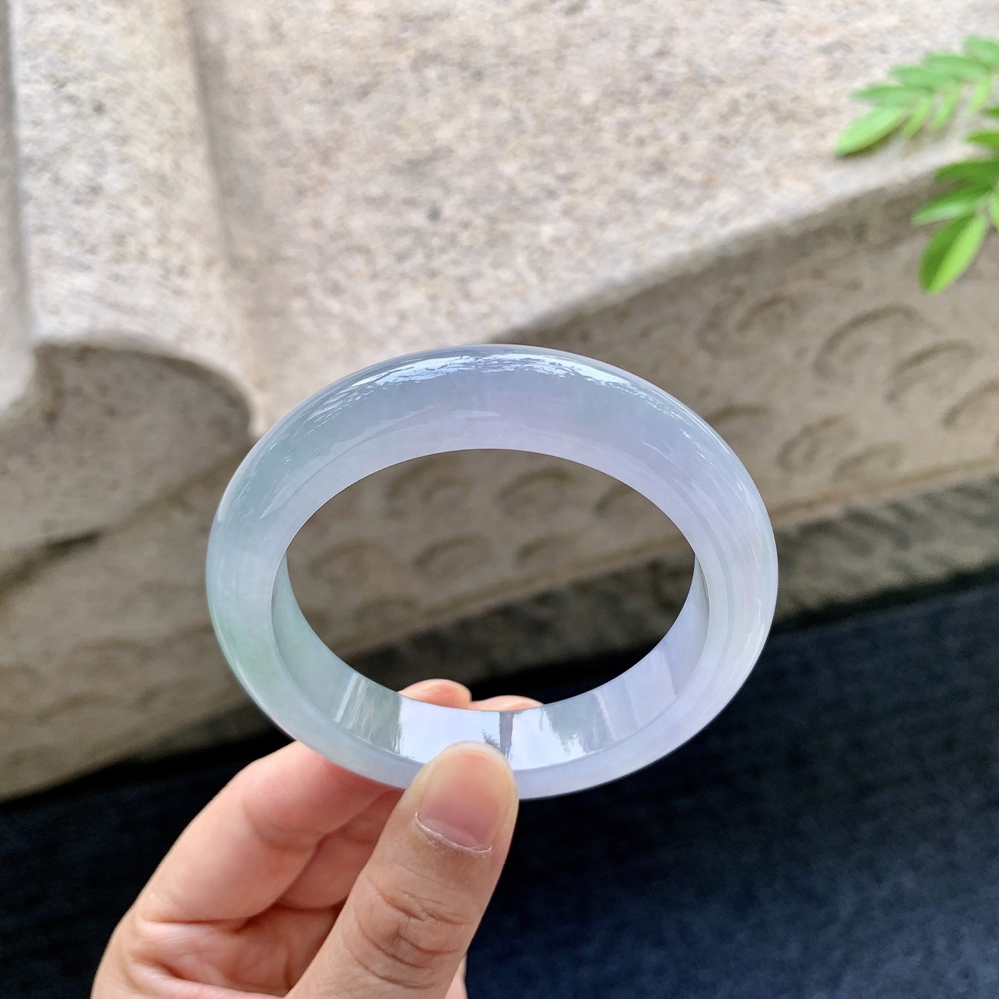 正圈52 53，圈口53.8/12.3/9.4，编码FH081420，冰糯春彩，水润，种老，细腻，无裂。
