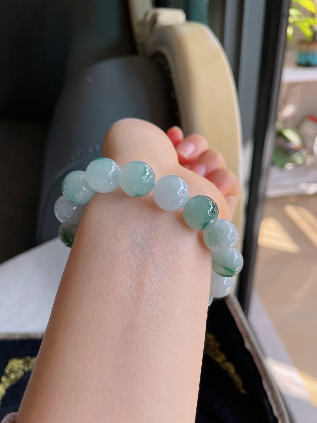 实，缅甸天然翡翠A货，冰飘花手串，尺寸：12.5mm。【编3823】