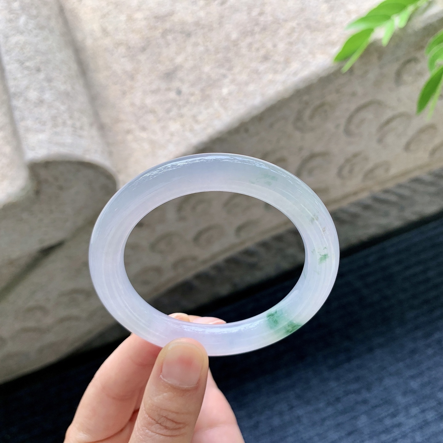 圆条52 53，圈口53.8/9.5/9.7，编码FL041271，冰紫飘绿，清透，水润，种老，细腻，表皮纹线，有纹