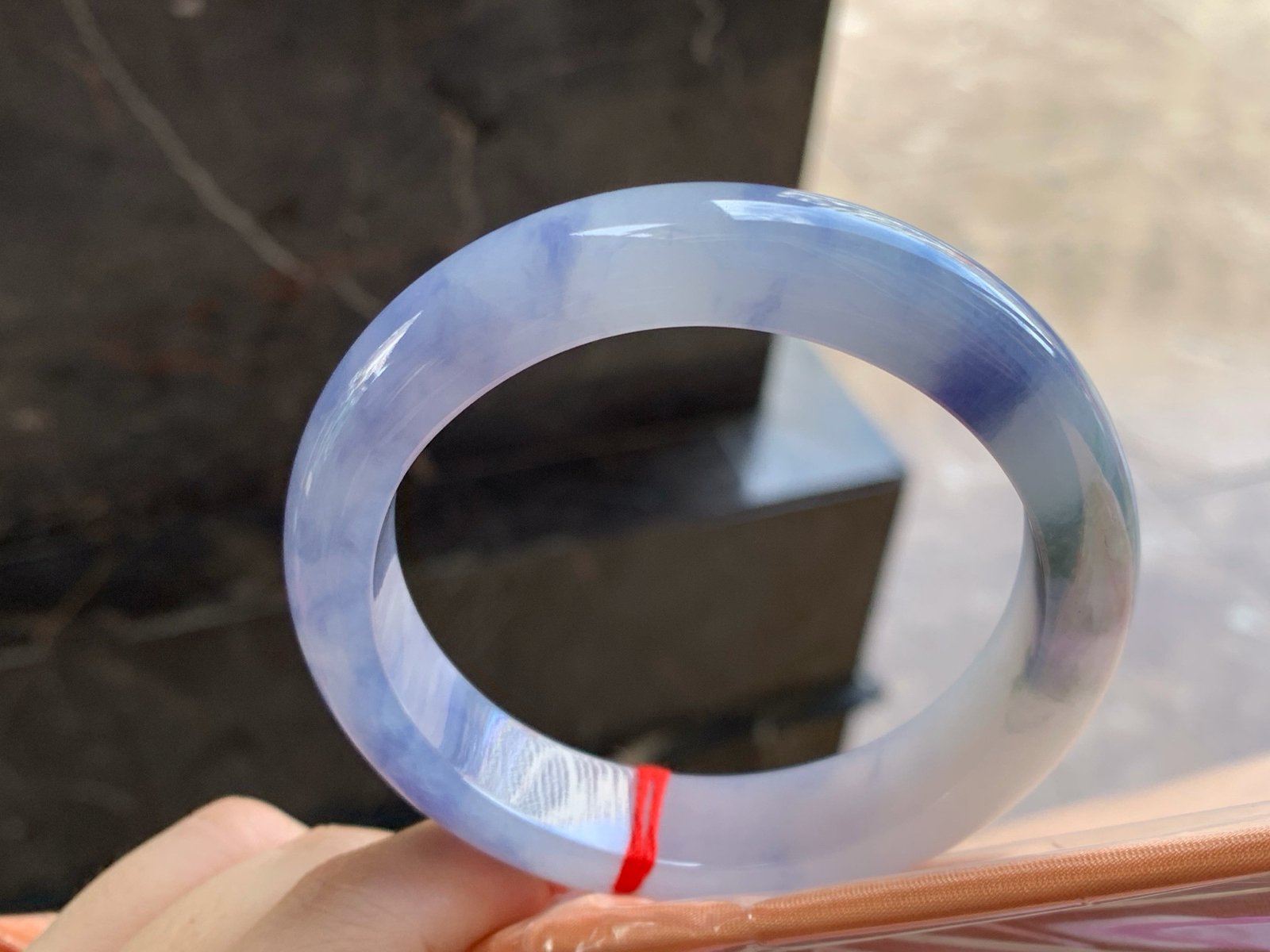 58.5-13.7-8.7mm
紫罗兰手镯^_^水润十足 颜色漂亮