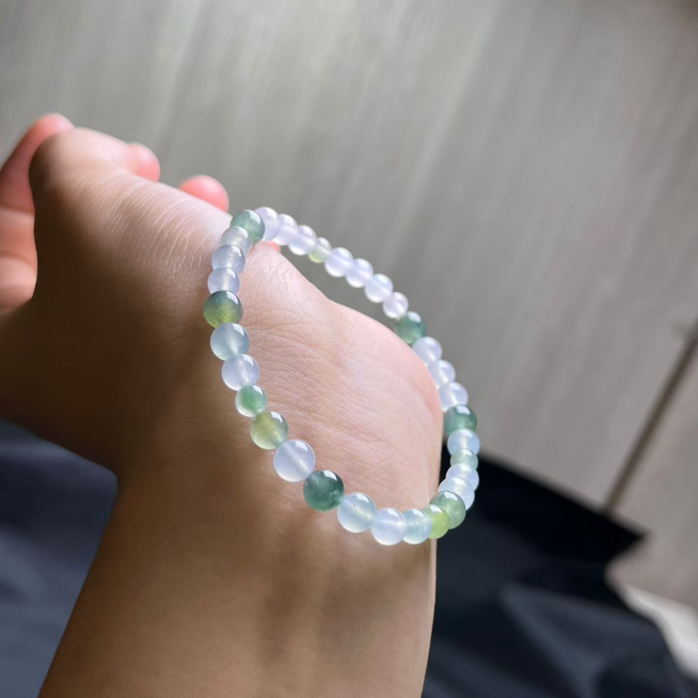 冰晴双色搭配特色手串，卡4.3mm-6mm，33颗