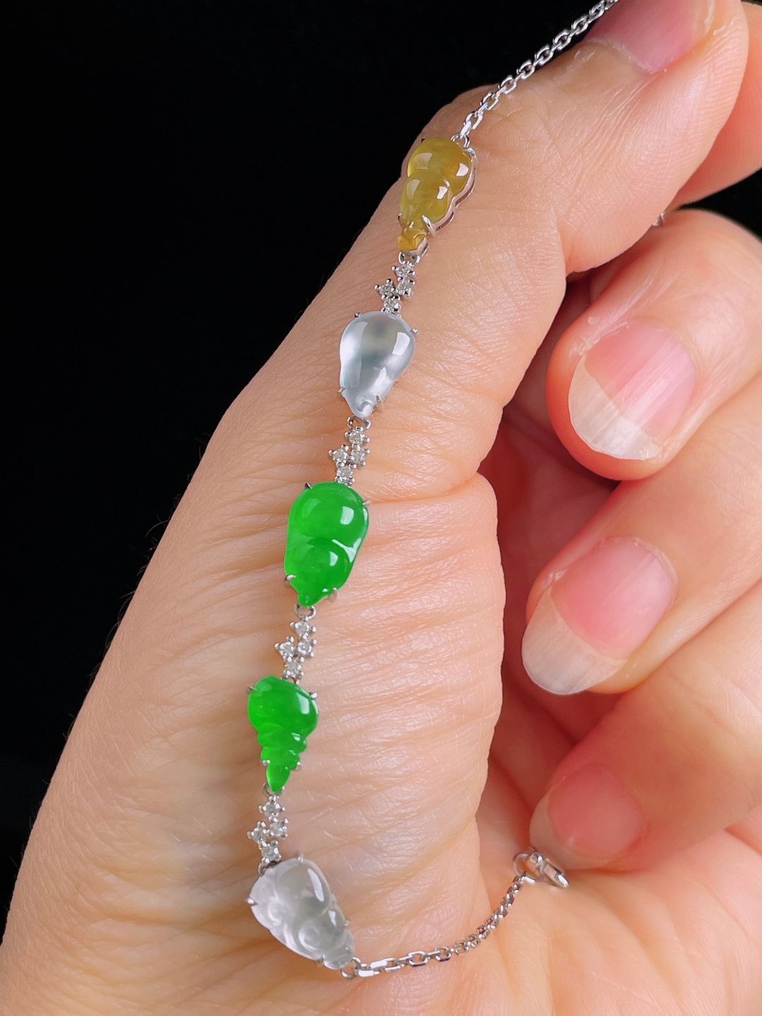 ️冰绿手链，老种起光，细底通透，尺寸：裸石10.6/6.7/3mm0813