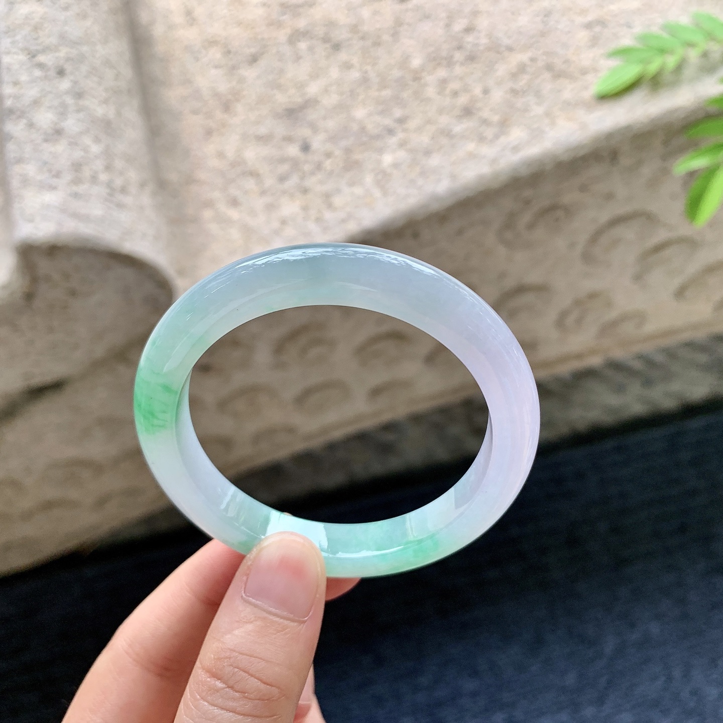 正圈51 52，圈口52.5/9.3/8，编码BA081458，描述细糯春彩，水润，种老，细腻，无裂。
