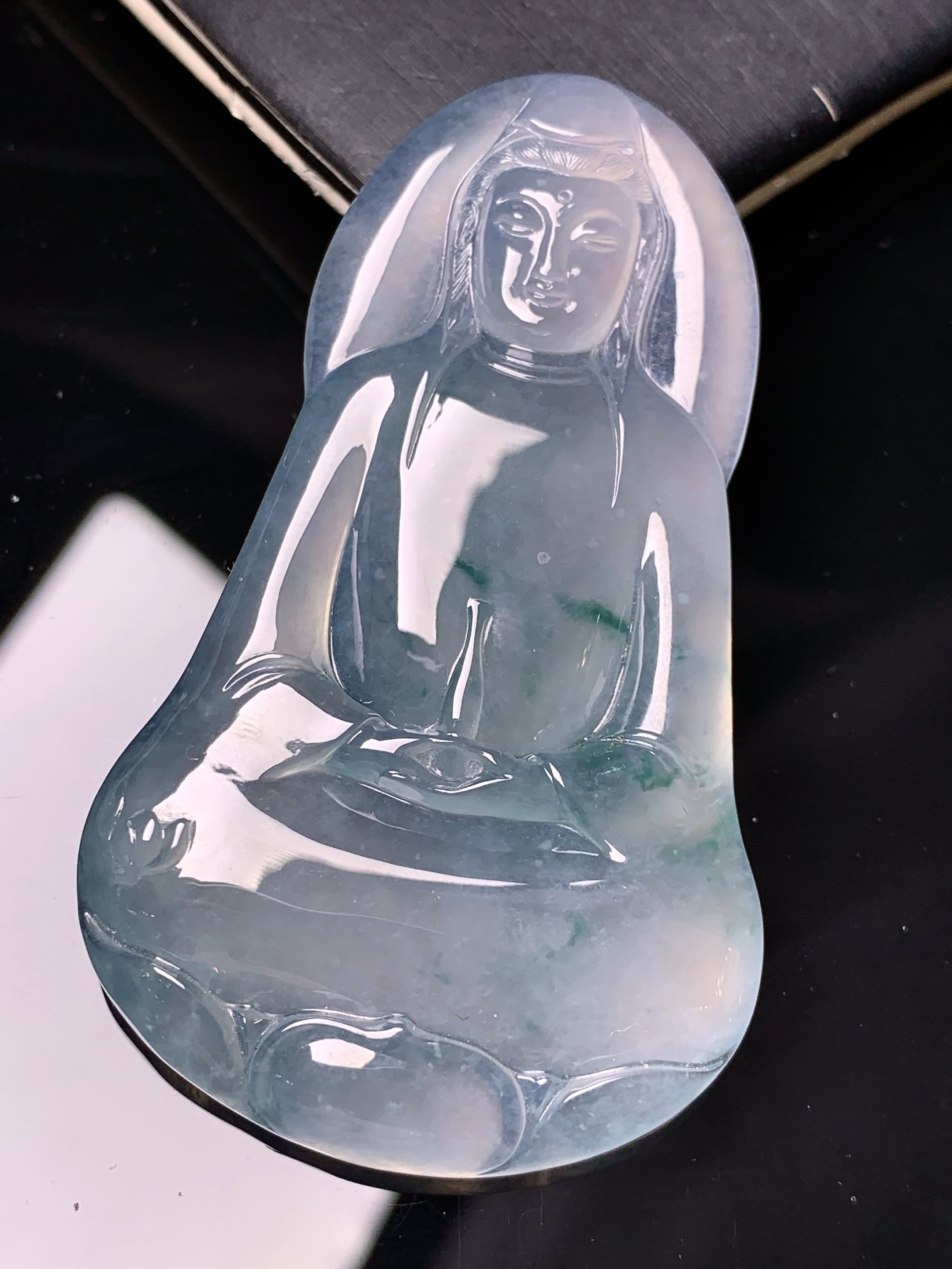 冰种飘花观音菩萨吊坠 玉质细腻 色泽艳丽清新 水润亮眼 整体尺寸60*35.5*6 j6