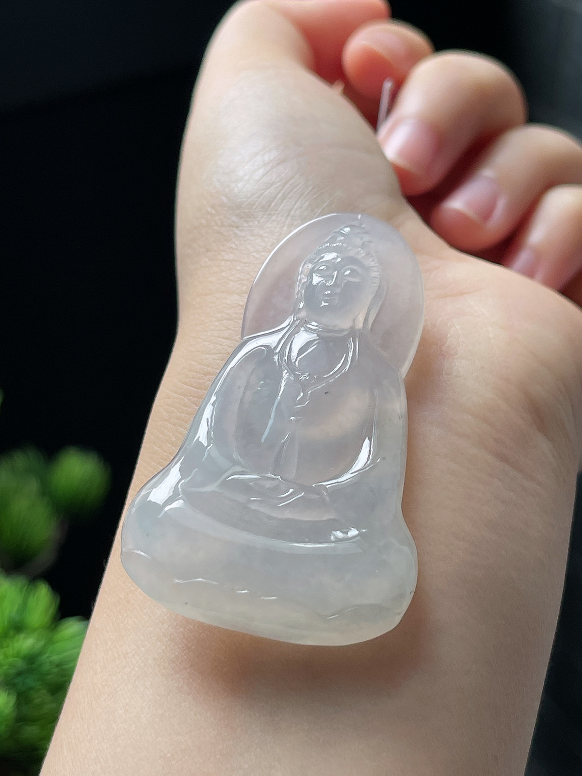 翡翠冰糯种白色观音吊坠
