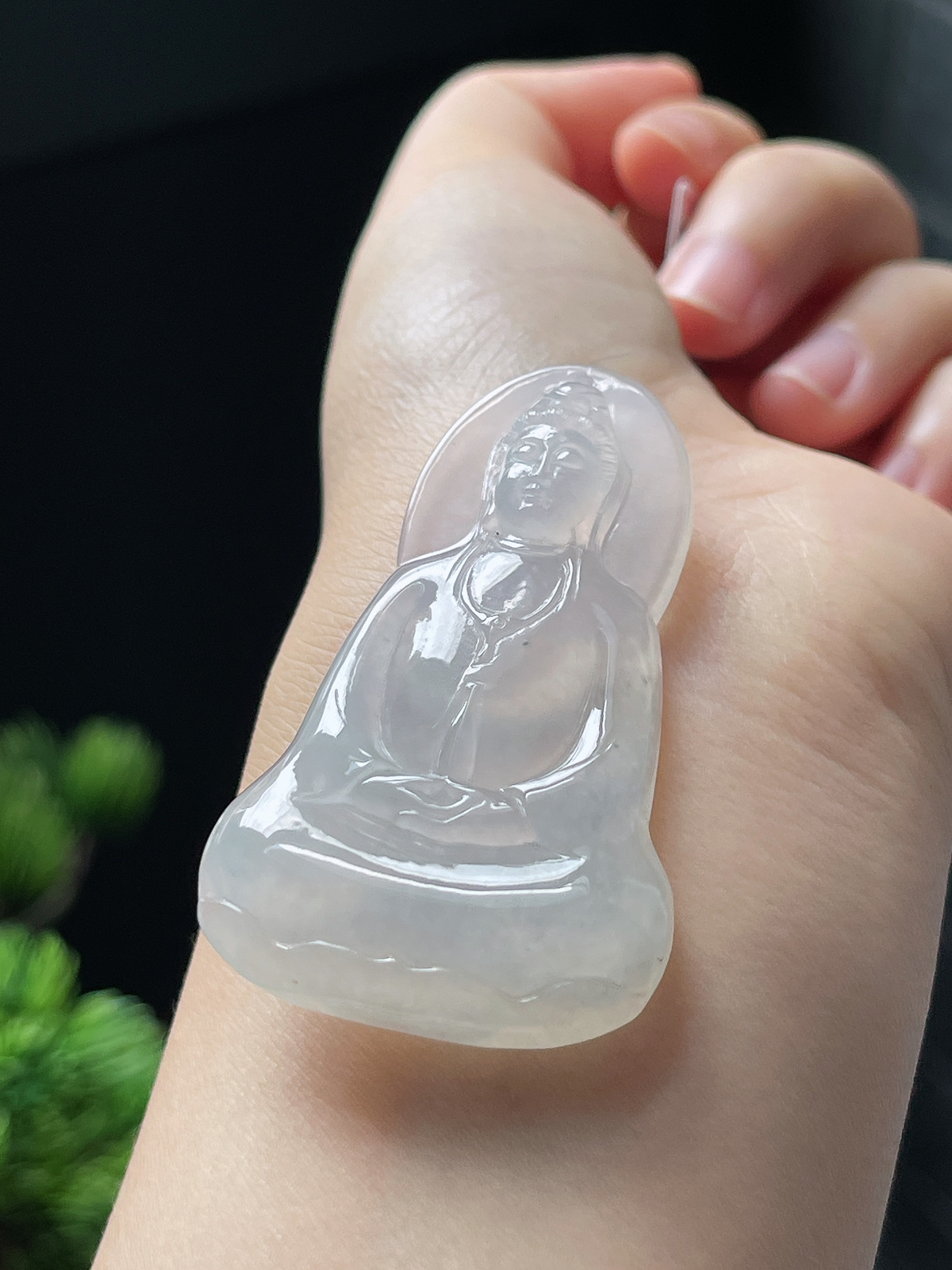翡翠冰糯种白色观音吊坠
