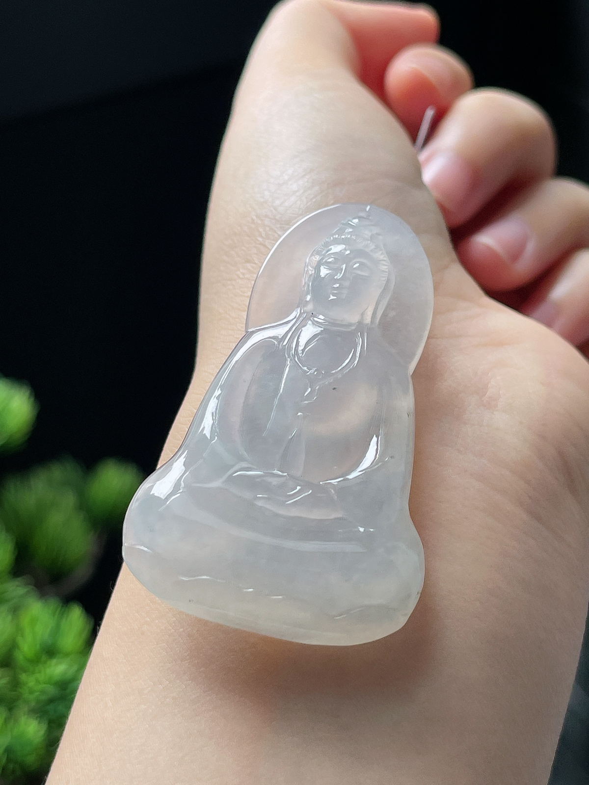 翡翠冰糯种白色观音吊坠