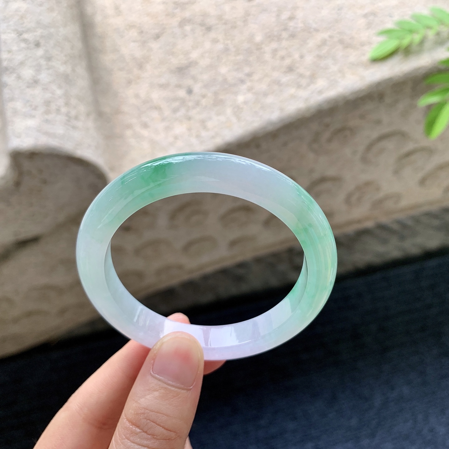 正圈51 52，圈口52.5/9.3/8，编码BA081458，描述细糯春彩，水润，种老，细腻，无裂。