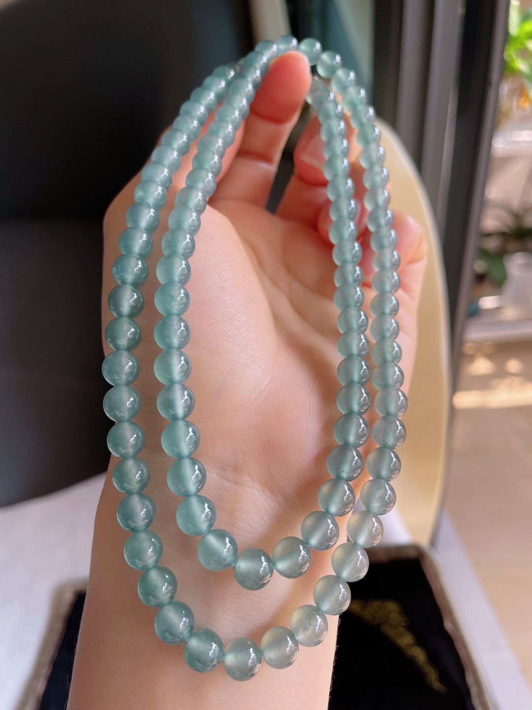天然翡翠A货，冰蓝水珠链，尺寸：7mm97颗。