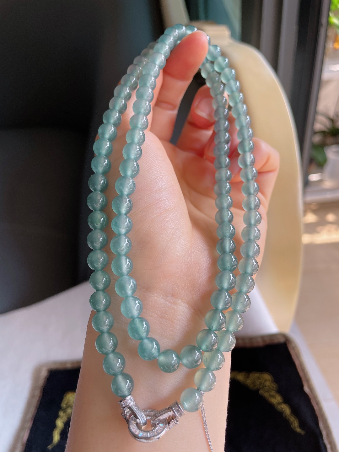 天然翡翠A货，冰蓝水珠链，尺寸：7mm97颗。