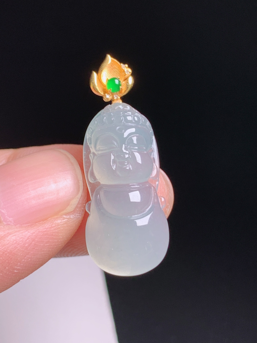 冰种宝宝佛吊坠，水润清透，神态祥和，灵气十足，平安顺遂