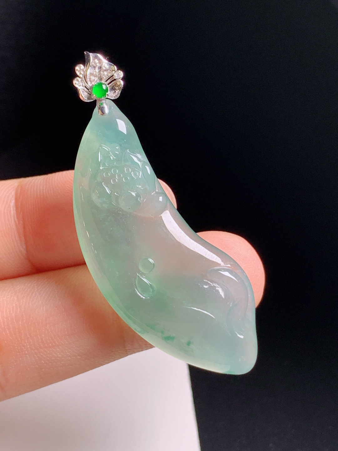️ 冰种晴水莲花悟道吊坠，飘翠灵动，弧面柔和，清雅脱俗，裸石42.8-17.3-650.9，080