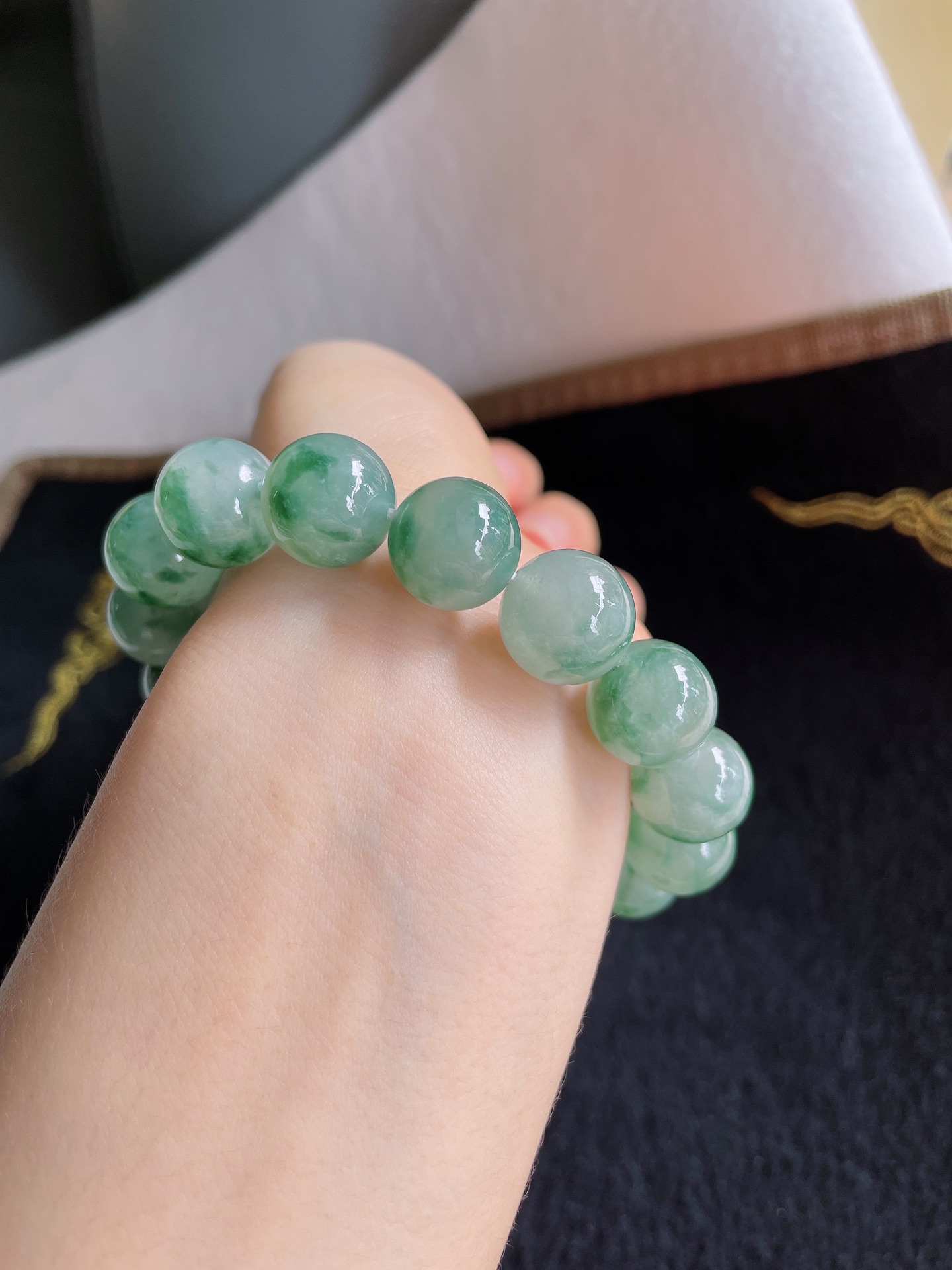 实，缅甸天然翡翠A货，老坑冰飘花手串，尺寸：12.8mm。-1819