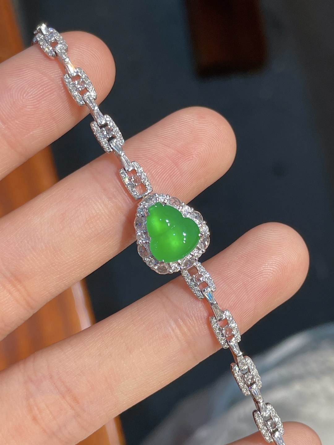 ️阳绿葫芦手链，18k金镶嵌，9.7-8.4-2.7