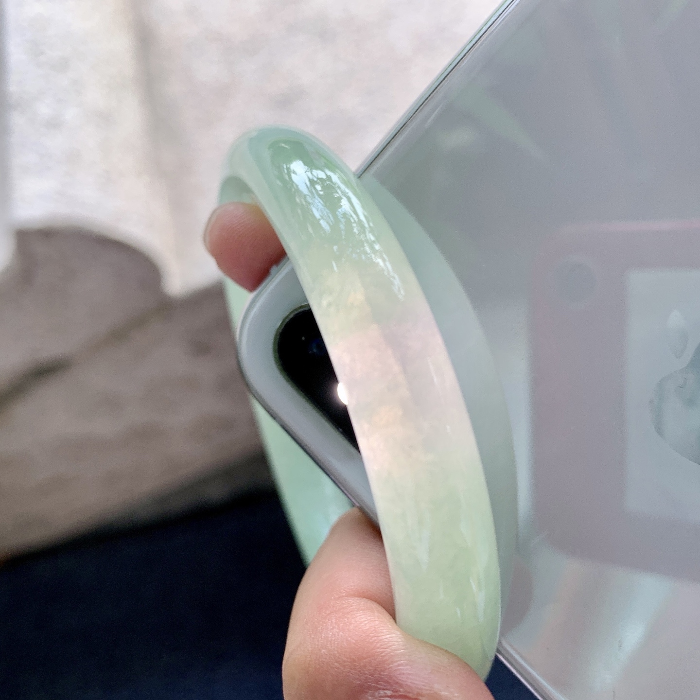 圆条58 59，【圈口】59/10.5/10.2，【编码】WW081550，【描述】果绿，水润，种老，细腻，打灯有棉线