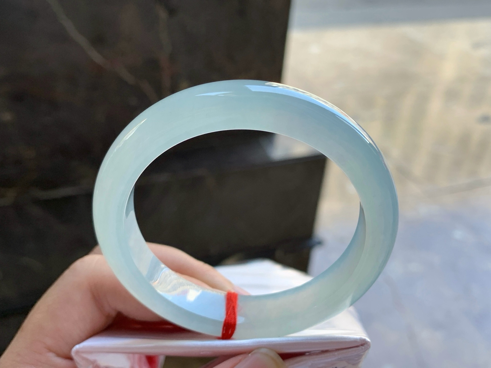 55.3-12-8.4
冰蓝手镯^_^水润