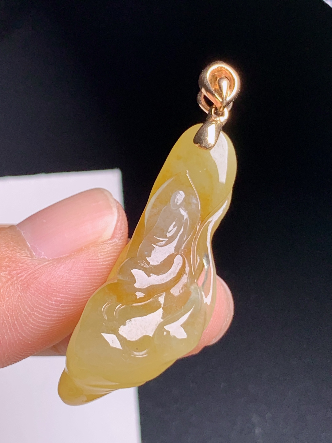 ️ 黄翡悟道吊坠，色泽浓郁，线条流畅，禅意悠然，雅致耐看