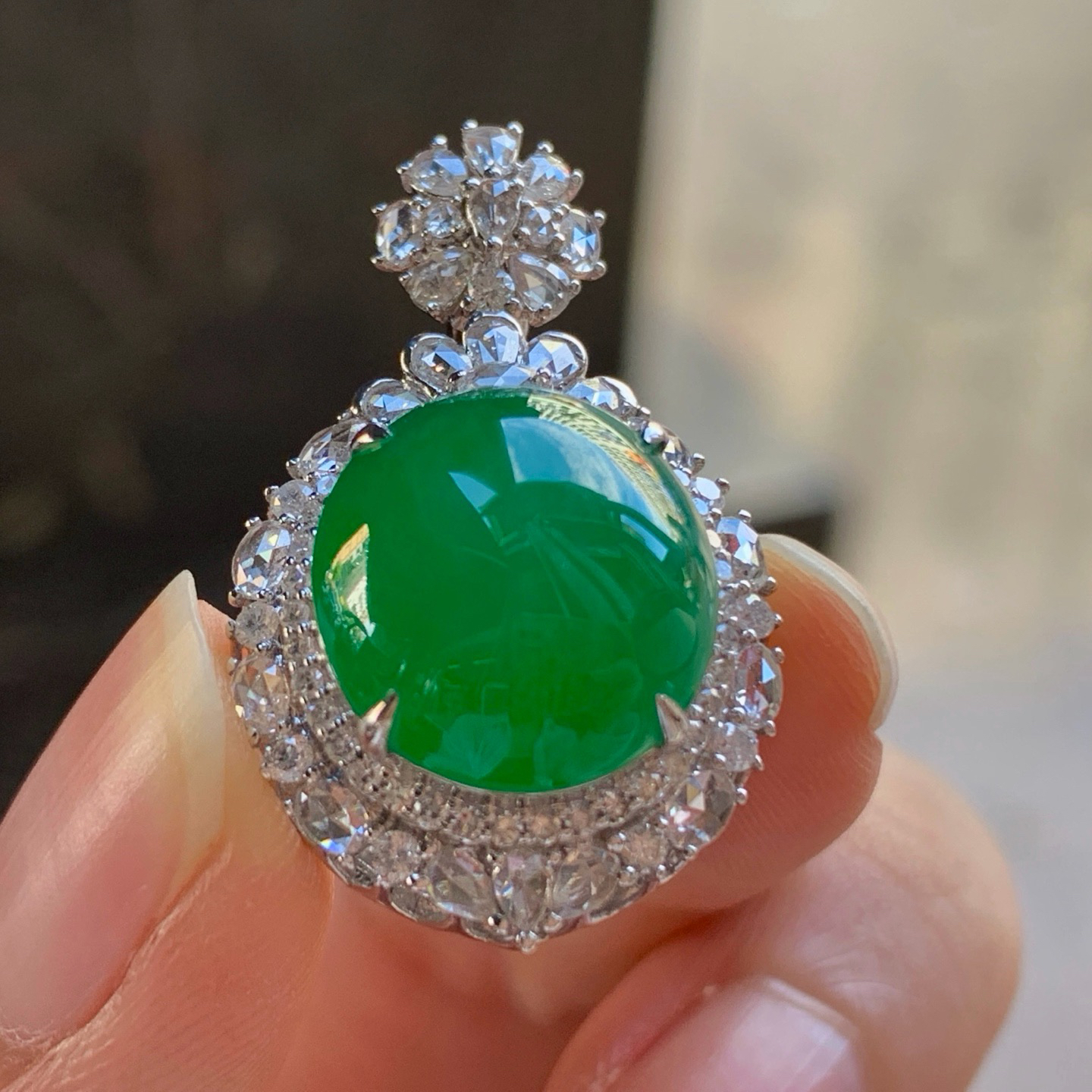 金钻镶嵌浓绿色吊坠^_^鲜艳 尺寸14