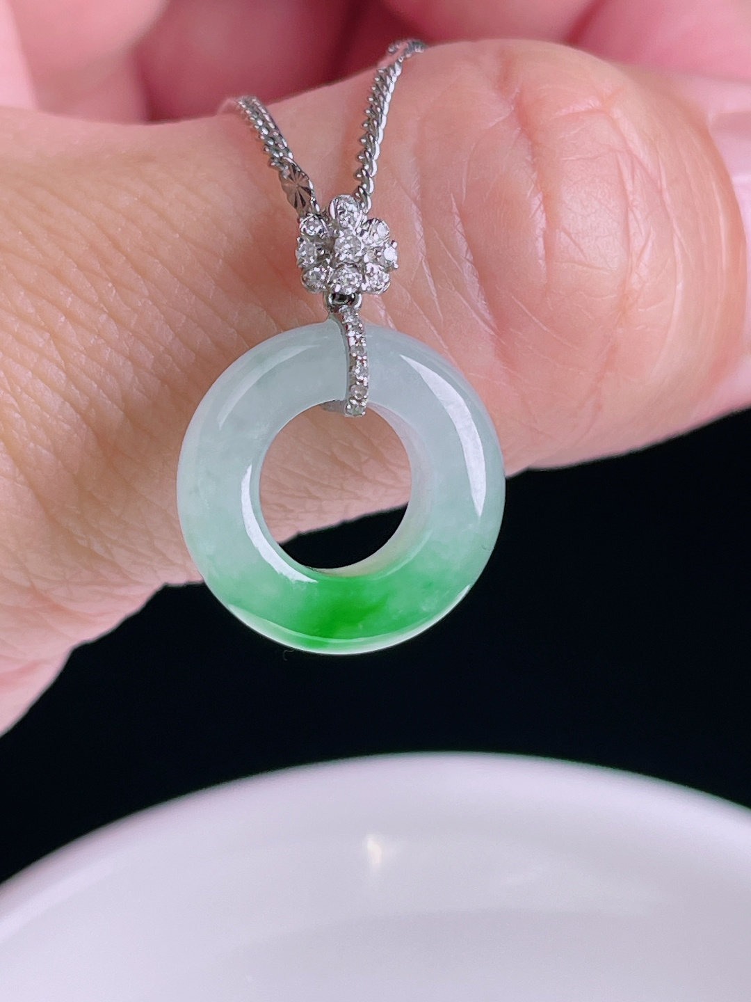 ️冰绿甜甜圈路路通，老种起光，细底通透，尺寸：21裸石15.5/6.3mm0814