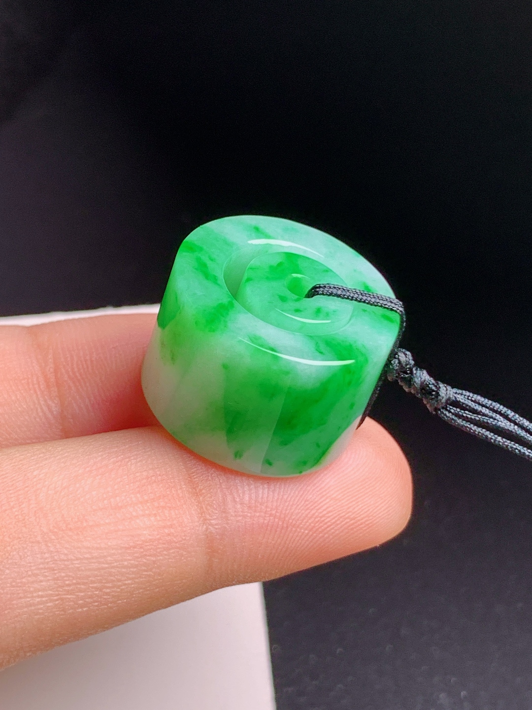 ️ 冰飘绿路路通，翠色鲜活，形制规整，路路畅通