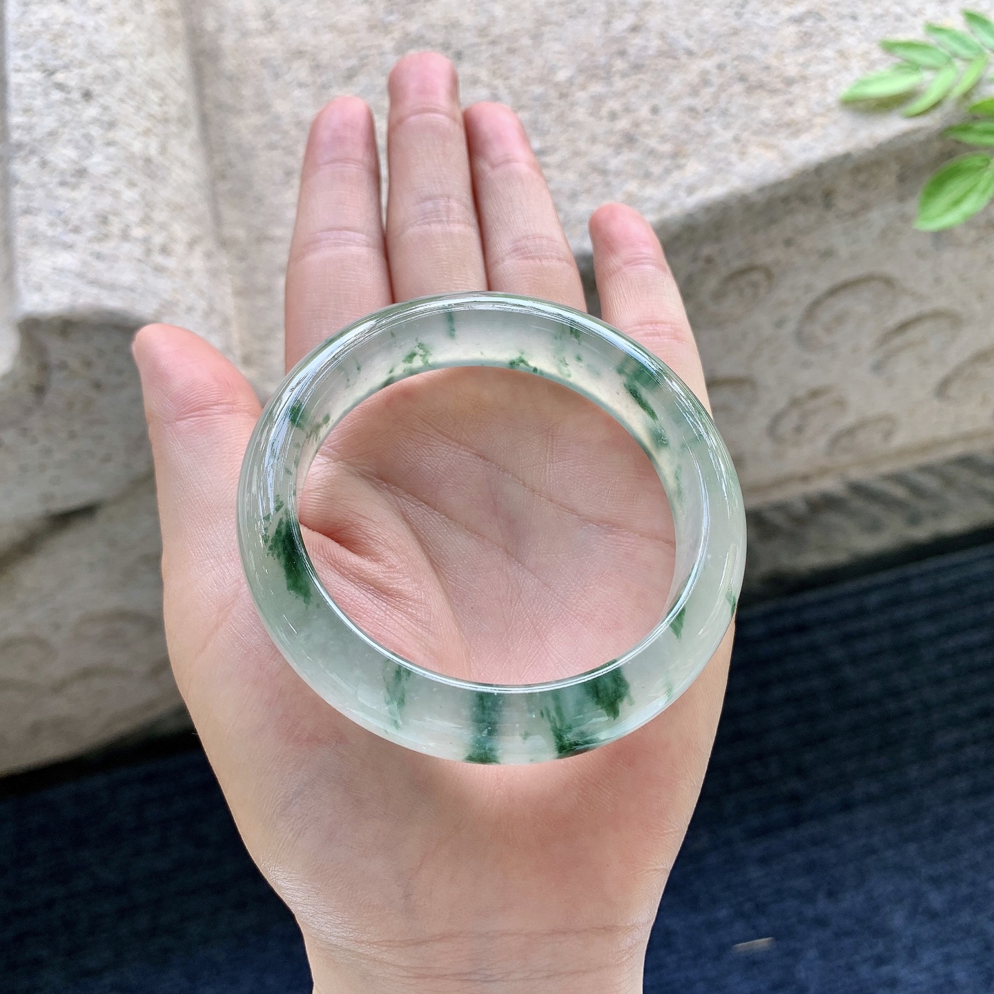 正圈54 55，圈口55/13.5/8.2，编码H6081502，冰种绿花，起光，清透，水润，种老，